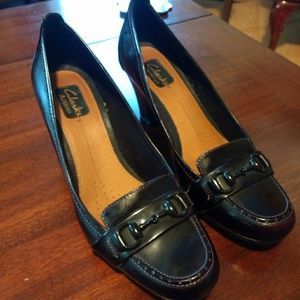 Red/maroon Clark heels